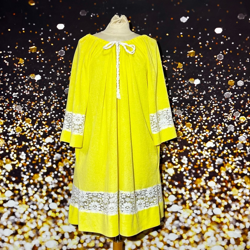 Vintage 1970’s Négligée Terry Cloth Robe Swimsuit cover up yellow Size L